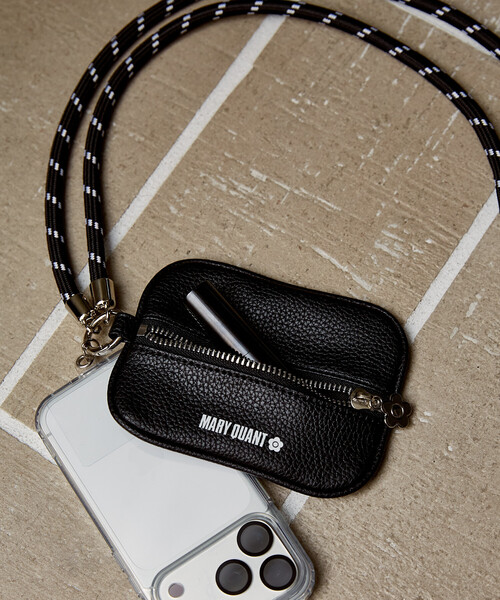 MARY QUANT(マリークワント)の「MARY QUANT × PUBLUX/マリークワント マリークワント ポーチ 付 マルチウェイ スマホショルダー 限定展開(スマホグッズ・レディース・ブラック・ONE SIZE)」の2枚目の写真