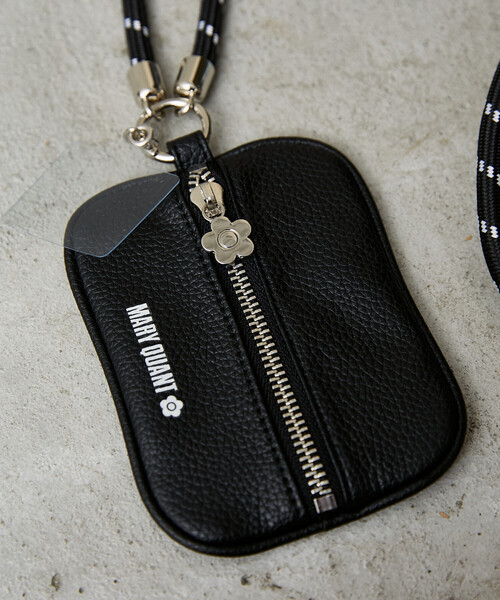MARY QUANT(マリークワント)の「MARY QUANT × PUBLUX/マリークワント マリークワント ポーチ 付 マルチウェイ スマホショルダー 限定展開(スマホグッズ・レディース・ブラック・ONE SIZE)」の7枚目の写真