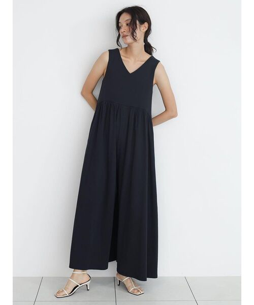 FIKA.(フィーカ)の「Gathered wide overalls(つなぎ/オールインワン・レディース・ネイビー/ブラウン・FREE)」の6枚目の写真