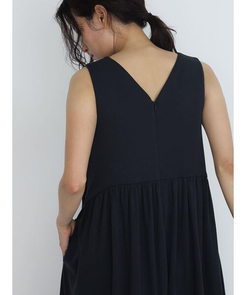 FIKA.(フィーカ)の「Gathered wide overalls(つなぎ/オールインワン・レディース・ネイビー/ブラウン・FREE)」の10枚目の写真