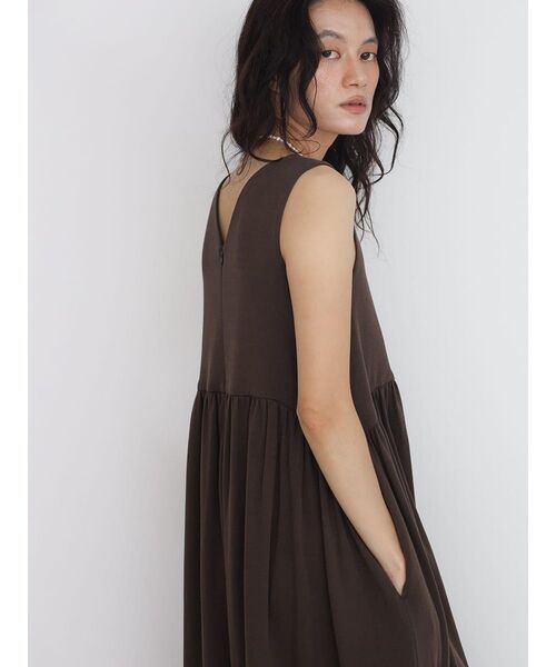 FIKA.(フィーカ)の「Gathered wide overalls(つなぎ/オールインワン・レディース・ネイビー/ブラウン・FREE)」の17枚目の写真