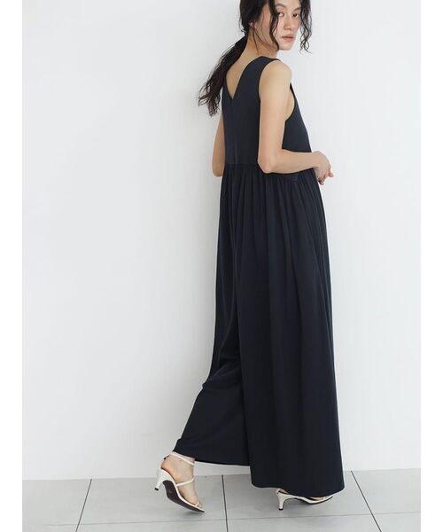FIKA.(フィーカ)の「Gathered wide overalls(つなぎ/オールインワン・レディース・ネイビー/ブラウン・FREE)」の5枚目の写真