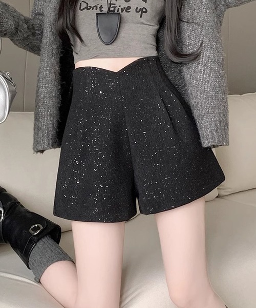 GLAMOROUS JANE（グラマラスジェーン）の「ハイウエストラメショートパンツ（その他パンツ・レディース・グレー/ブラック・M/L）」の4枚目の写真