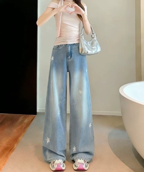 mebole(メボレ)の「flower patch wide denim(デニムパンツ・レディース・ブルー・MEDIUM/SMALL)」の21枚目の写真