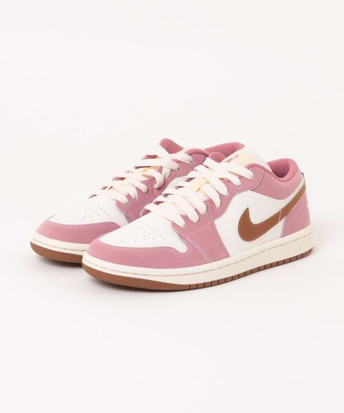 JORDAN BRAND(ジョーダンブランド)の「JORDAN BRAND W AIR JORDAN 1 LOW エア ジョーダン 1 LOW WDC0774A 609DSTBRY/SAIL(スニーカー・レディース・ピンク・25.0cm/24.5cm/24.0cm/23.5cm/23.0cm/22.5cm)」の1枚目の写真
