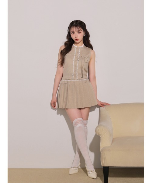 M me eme(エムミーエメ)の「Double strap ribbon pointed mules(eme11124)(その他シューズ・レディース・アイボリー/ブラック・L/M/S)」の9枚目の写真