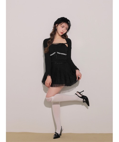 M me eme(エムミーエメ)の「Double strap ribbon pointed mules(eme11124)(その他シューズ・レディース・アイボリー/ブラック・L/M/S)」の14枚目の写真