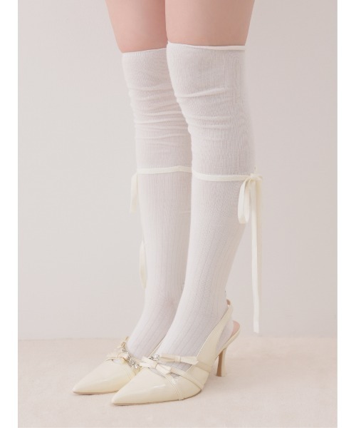 M me eme(エムミーエメ)の「Double strap ribbon pointed mules(eme11124)(その他シューズ・レディース・アイボリー/ブラック・L/M/S)」の16枚目の写真