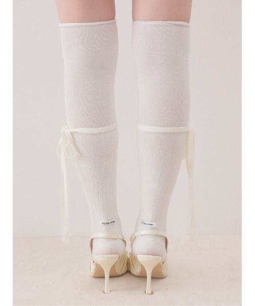 M me eme(エムミーエメ)の「Double strap ribbon pointed mules(eme11124)(その他シューズ・レディース・アイボリー/ブラック・L/M/S)」の17枚目の写真