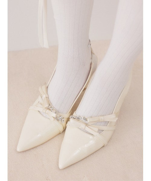 M me eme(エムミーエメ)の「Double strap ribbon pointed mules(eme11124)(その他シューズ・レディース・アイボリー/ブラック・L/M/S)」の18枚目の写真