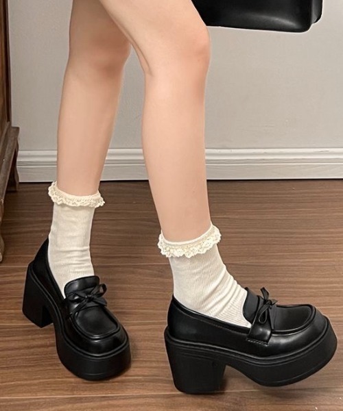 AVYL(アヴィル)の「リボンモチーフ 厚底ローファー(ローファー・レディース・ブラック系その他/ブラック・L/M/S)」の4枚目の写真