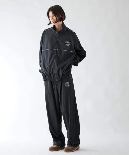 PARIS SAINT-GERMAIN(パリサンジェルマン)の「【Paris Saint-Germain / パリ・サン=ジェルマン】 JP PIPING TOP STRIPE(その他アウター・メンズ・ベージュ/ブラック/ネイビー・SMALL/MEDIUM/LARGE/X-LARGE)」の4枚目の写真