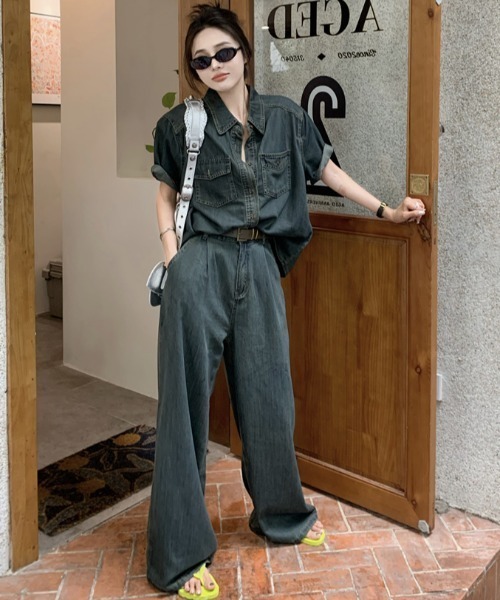 Aelina(エリナ)の「レギュラーカラーデニムシャツ&ワイドデニムパンツセットアップ(セットアップ・レディース・ブルー・S/M)」の10枚目の写真