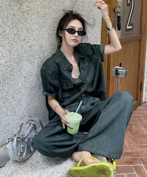 Aelina(エリナ)の「レギュラーカラーデニムシャツ&ワイドデニムパンツセットアップ(セットアップ・レディース・ブルー・S/M)」の9枚目の写真