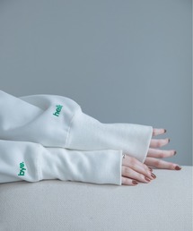 VACANCY（ヴァカンシー）の「【VACANCY公式】Hello byeロゴ刺繍配色ショート丈トレーナー（スウェット）」