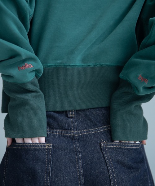VACANCY(ヴァカンシー)の「【VACANCY公式】Hello byeロゴ刺繍配色ショート丈トレーナー(スウェット・メンズ・グリーン/グレー/ネイビー/ブラック/ホワイト・FREE)」の4枚目の写真
