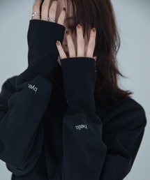 【VACANCY公式】Hello byeロゴ刺繍配色ショート丈トレーナー