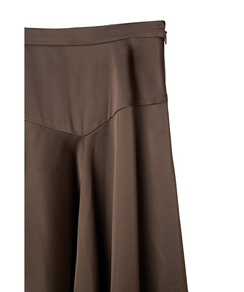 Her lip to(ハーリップトゥー)の「Asymmetric-Hem Satin Skirt(スカート・レディース・ベージュ/ダークブラウン系・S/M)」の12枚目の写真
