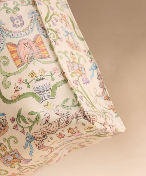 Cath Kidston(キャスキッドソン)の「ラージ ブックバッグ Fable Ditsy(トートバッグ・レディース・クリーム・FREE)」の3枚目の写真