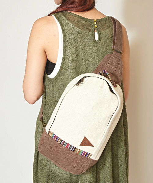 チャイハネ（チャイハネ）の「【チャイハネ】ヒマールワンショルダー / ボディバッグ（ボディバッグ/ウエストポーチ・メンズ・カーキ/ネイビー/ナチュラル/ブラウン・FREE）」の3枚目の写真