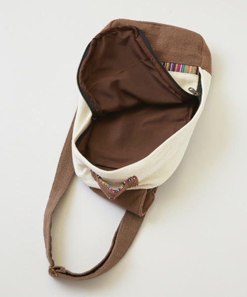 チャイハネ（チャイハネ）の「【チャイハネ】ヒマールワンショルダー / ボディバッグ（ボディバッグ/ウエストポーチ・メンズ・カーキ/ネイビー/ナチュラル/ブラウン・FREE）」の17枚目の写真