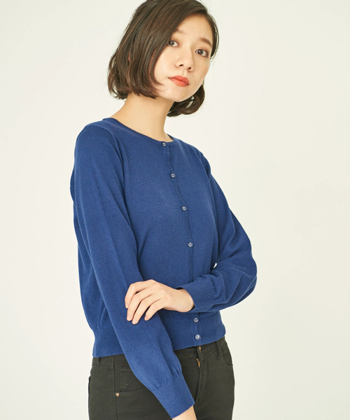 earth music&ecology（アースミュージックアンドエコロジー）の「ガンガンカーディガン クルーネック（カーディガン/ボレロ・レディース・ブラック/ブルーグリーン/ピンクベージュ/アイボリー/スモークピンク/グレイッシュベージュ/サックスブルー/マスタード/パープル/レッド/ブルー/ライトグレー・M/L/S）」の6枚目の写真