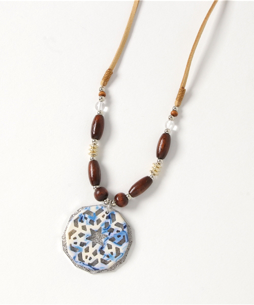 チャイハネ（チャイハネ）の「【チャイハネ】シャイニースノーネックレス（ネックレス・レディース・ホワイト/ブルー/ライトブルー・FREE）」の3枚目の写真