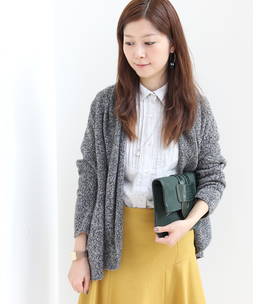 UNITED ARROWS(ユナイテッドアローズ)の「UAB W/CA 7G ノーボタン カーディガン◆(カーディガン/ボレロ・レディース・ライトグレー/ダークグレー/ベージュ・フリー)」の1枚目の写真