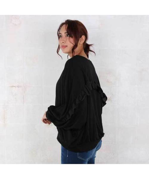 EVLOVE（イヴロヴ）の「【大きいサイズ】『EVLOVE(イヴロヴ)』バックフリルドルマンプルオーバーカットソー（Tシャツ/カットソー・レディース・ブラック/オフホワイト/ピンク・13号/15号）」の7枚目の写真