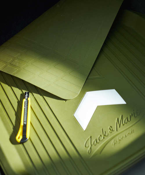 JACK & MARIE（ジャックアンドマリー）の「JACK & MARIE　トレーマット SURF Front（アウトドアグッズ・レディース・ブラック/ネイビー/オリーブドラブ・ONE SIZE）」の5枚目の写真