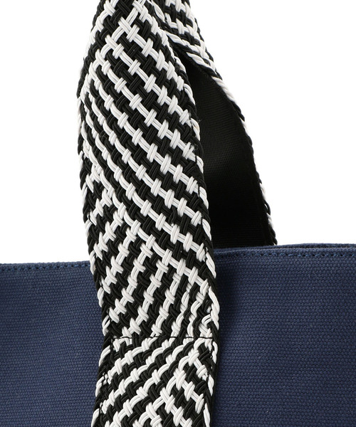 Petit Honfleur（プチオンフルール）の「◇カタログ掲載◇キャンバス編み手トートバッグ（トートバッグ・レディース・ネイビー/アイボリー・フリー）」の12枚目の写真