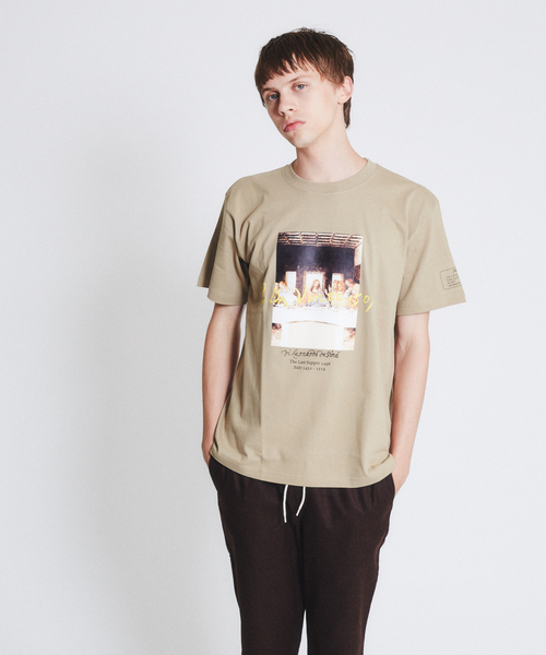 ABAHOUSE（アバハウス）の「ダヴィンチ The Last Supper Tシャツ（Tシャツ/カットソー・メンズ・ホワイト/ベージュ/ネイビー・46/48/50）」の2枚目の写真