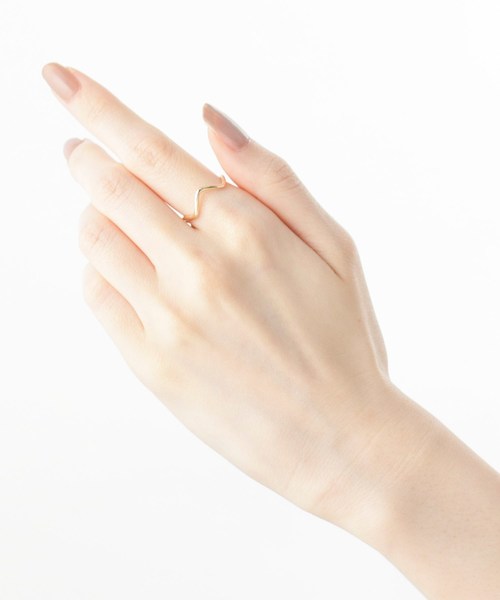 COCOSHNIK(ココシュニック)の「K10アシンメトリー ウェーブリング(リング・レディース・ホワイト系その他7・12号/14号/10号)」の7枚目の写真