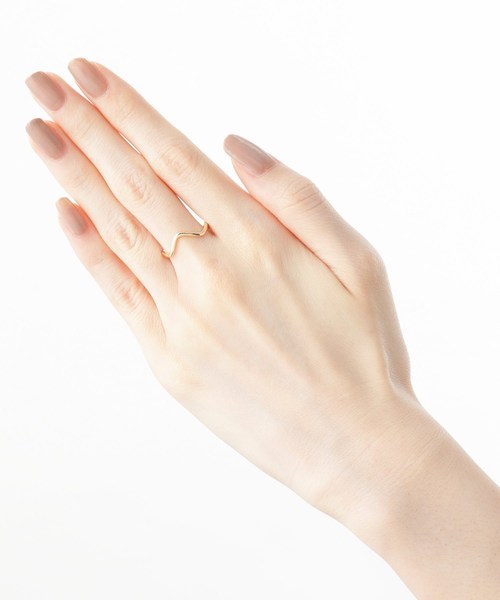 COCOSHNIK(ココシュニック)の「K10アシンメトリー ウェーブリング(リング・レディース・ホワイト系その他7・12号/14号/10号)」の8枚目の写真
