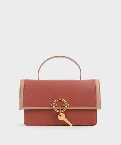 CHARLES & KEITH(チャールズ & キース)の「メタリックアクセント トップハンドルバッグ / Metallic Accent Top Handle Bag(ハンドバッグ・レディース・クリアレッド/セージグリーン/ベージュ・M)」の2枚目の写真
