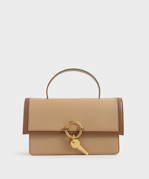 CHARLES & KEITH(チャールズ & キース)の「メタリックアクセント トップハンドルバッグ / Metallic Accent Top Handle Bag(ハンドバッグ・レディース・クリアレッド/セージグリーン/ベージュ・M)」の3枚目の写真