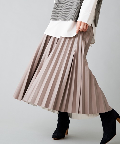 prose verse（プロズヴェール）の「エコレザープリーツロングスカート（スカート・レディース・アイボリー/グレイッシュベージュ/ダークブラウン/ブラック・ﾌﾘ-）」の4枚目の写真