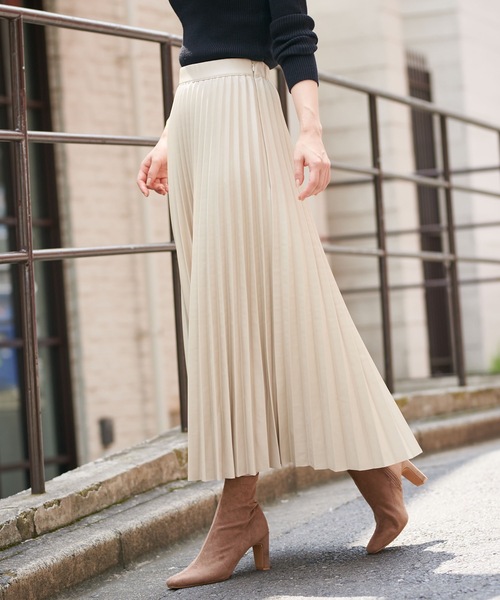 prose verse（プロズヴェール）の「エコレザープリーツロングスカート（スカート・レディース・アイボリー/グレイッシュベージュ/ダークブラウン/ブラック・ﾌﾘ-）」の14枚目の写真