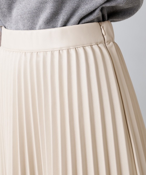 prose verse（プロズヴェール）の「エコレザープリーツロングスカート（スカート・レディース・アイボリー/グレイッシュベージュ/ダークブラウン/ブラック・ﾌﾘ-）」の9枚目の写真