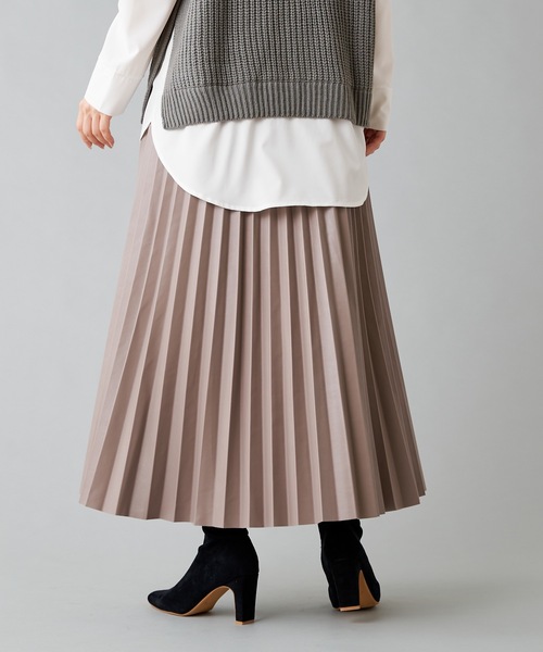 prose verse（プロズヴェール）の「エコレザープリーツロングスカート（スカート・レディース・アイボリー/グレイッシュベージュ/ダークブラウン/ブラック・ﾌﾘ-）」の20枚目の写真