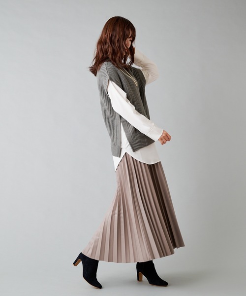prose verse（プロズヴェール）の「エコレザープリーツロングスカート（スカート・レディース・アイボリー/グレイッシュベージュ/ダークブラウン/ブラック・ﾌﾘ-）」の16枚目の写真