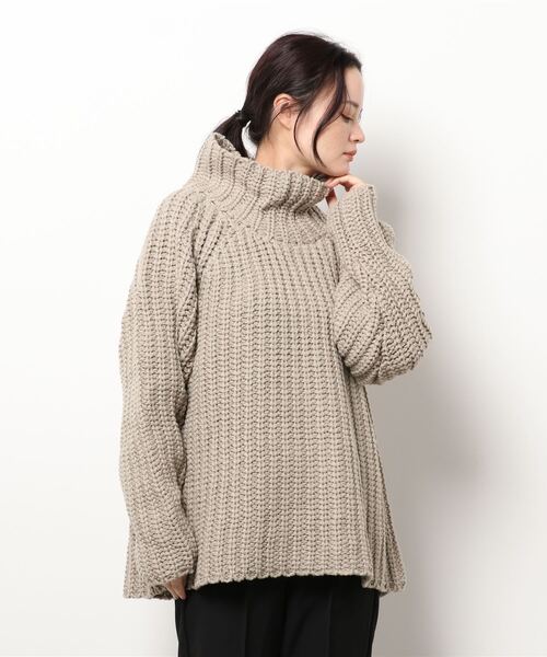 KURO（クロ）の「【KURO クロ】1.5G HIGH NECK SWEATER（ニット/セーター・レディース・ブラック/ベージュ/オフホワイト・S/M/L）」の3枚目の写真