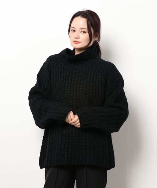 KURO（クロ）の「【KURO クロ】1.5G HIGH NECK SWEATER（ニット/セーター・レディース・ブラック/ベージュ/オフホワイト・S/M/L）」の2枚目の写真