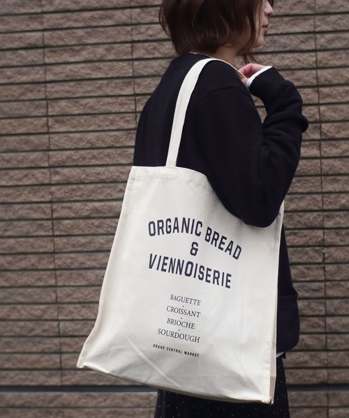 dictionary（ディクショナリー）の「【PRODUCTY / プロダクティー】 マチ付き キャンバス プリント トートバッグ（トートバッグ・レディース・ブラック/ベージュ/グレー/オフホワイト/ホワイト系その他/グレー系その他/ベージュ系その他・FREE）」の2枚目の写真