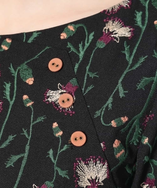 Jocomomola(ホコモモラ)の「palmera 刺繍ブラウス(シャツ/ブラウス・レディース・ブラック・40/42)」の7枚目の写真