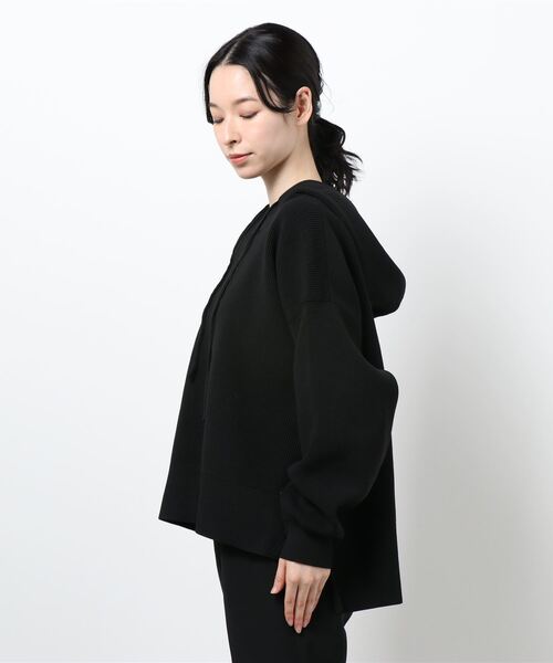 INTERPLANET（インタープラネット）の「【ＷＥＢ限定】編地切替フード付プルオーバー（ニット/セーター・レディース・パープル/ブラック/グレイッシュベージュ・FREE）」の5枚目の写真