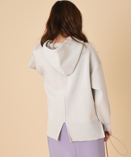 INTERPLANET（インタープラネット）の「【ＷＥＢ限定】編地切替フード付プルオーバー（ニット/セーター・レディース・パープル/ブラック/グレイッシュベージュ・FREE）」の10枚目の写真