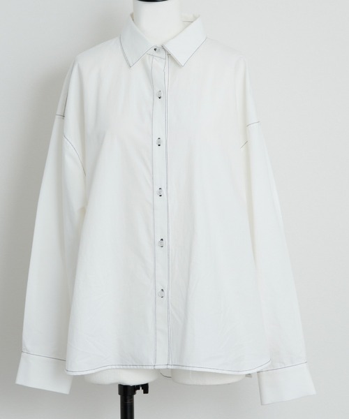 SHEER flow（シアーフロウ）の「【インフルエンサーMARIKA プロデュースアイテム】ステッチオーバーサイズシャツ（シャツ/ブラウス・レディース・オフホワイト・FREE）」の5枚目の写真