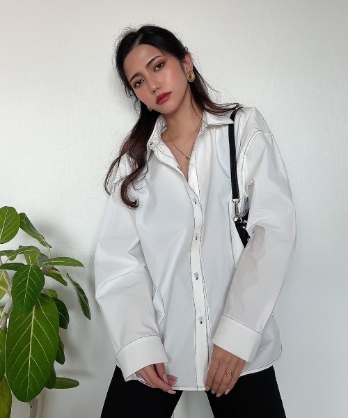 SHEER flow（シアーフロウ）の「【インフルエンサーMARIKA プロデュースアイテム】ステッチオーバーサイズシャツ（シャツ/ブラウス・レディース・オフホワイト・FREE）」の6枚目の写真
