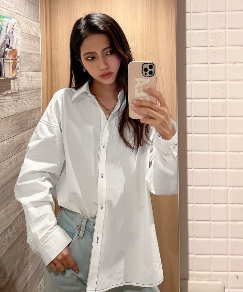 SHEER flow（シアーフロウ）の「【インフルエンサーMARIKA プロデュースアイテム】ステッチオーバーサイズシャツ（シャツ/ブラウス・レディース・オフホワイト・FREE）」の13枚目の写真